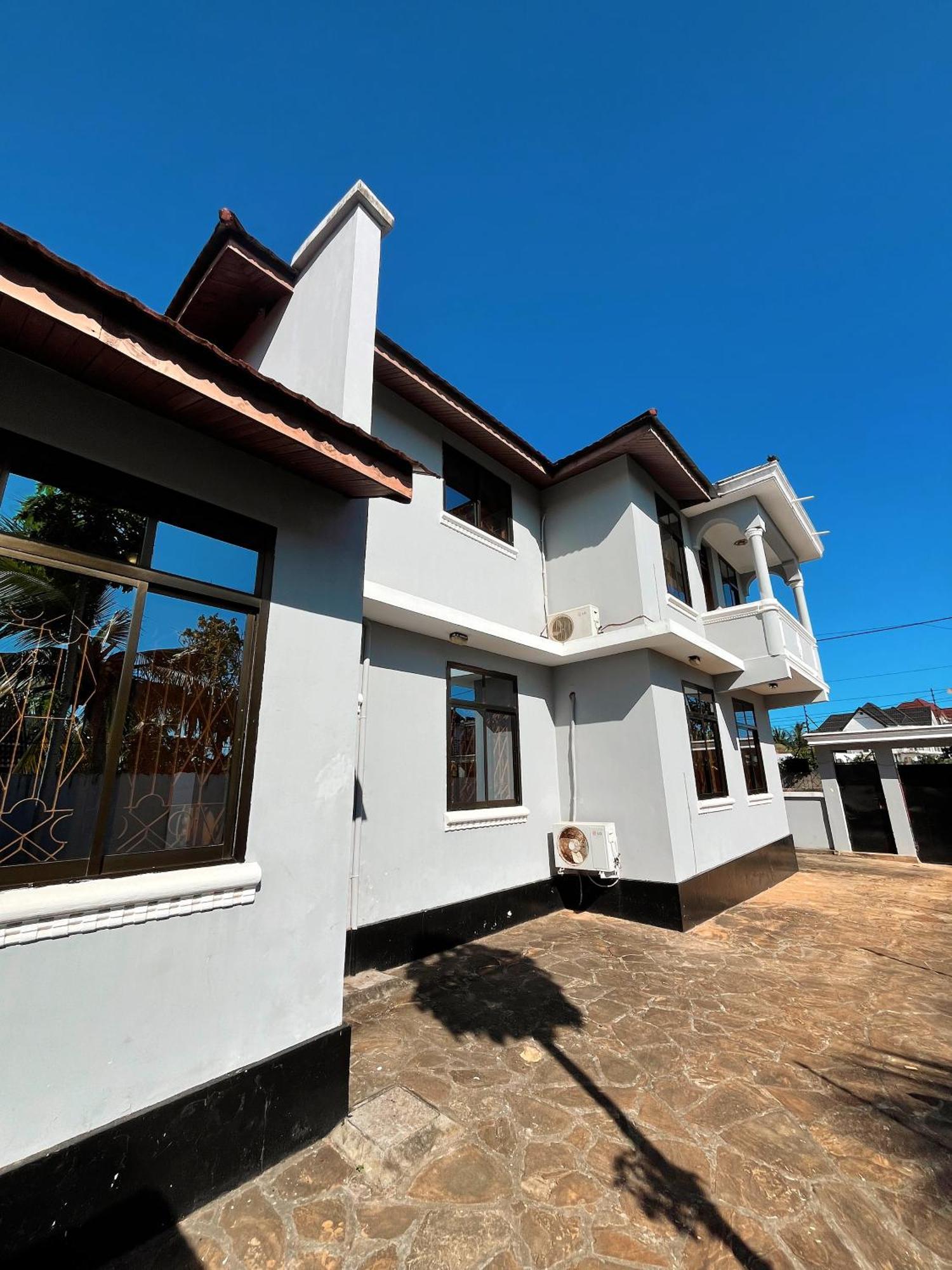 Tunu Homestay And