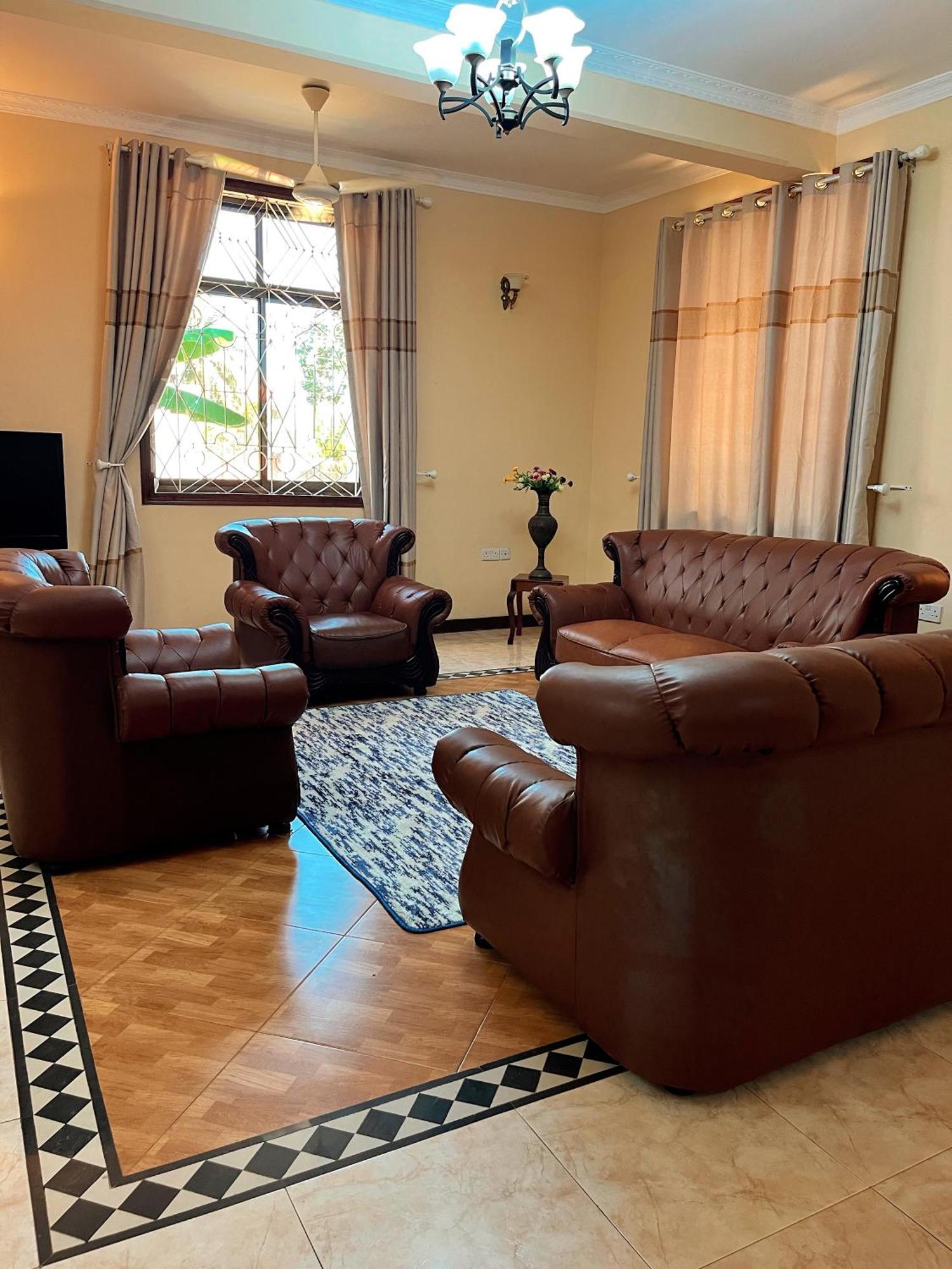 Privatunterkunft Tunu Homestay And
