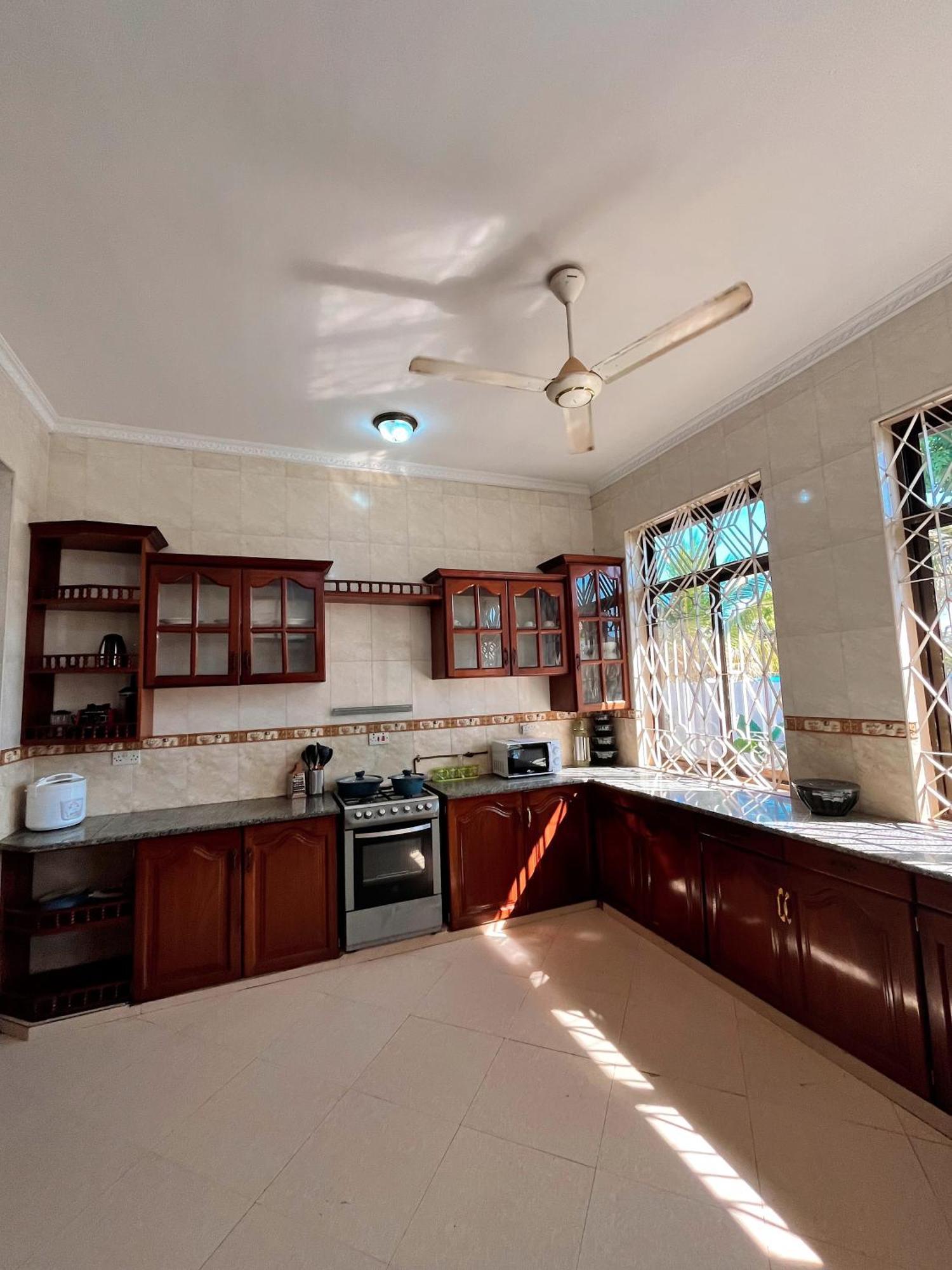 Tunu Homestay And
