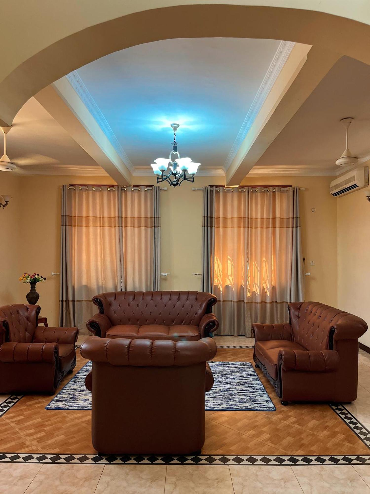 Tunu Homestay And Privatunterkunft